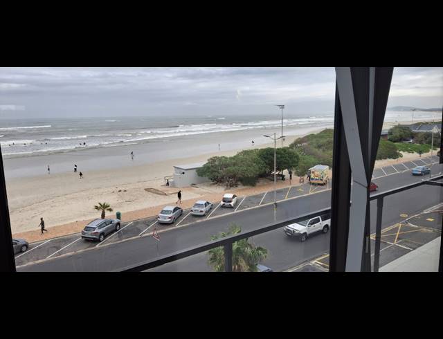 2 bed property to rent in STRAND